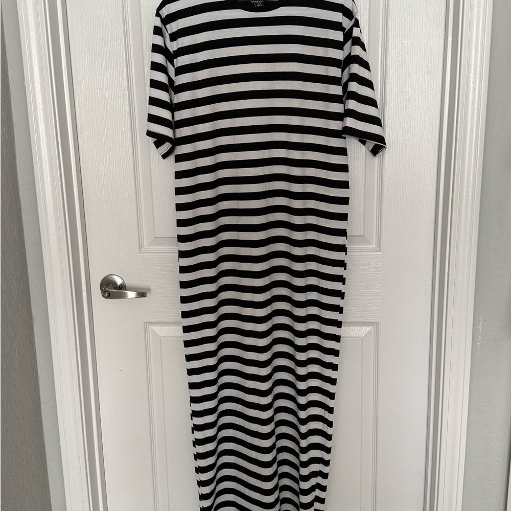 Boohoo Monochrome Striped Maxi Dress
